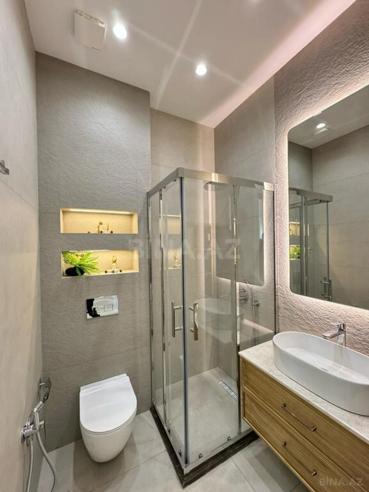 Satılır 5 otaqlı həyət evi 260 m²