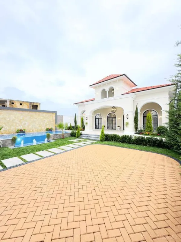 Satılır 5 otaqlı həyət evi 260 m²