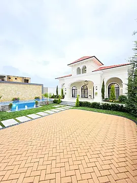 Satılır 5 otaqlı həyət evi 260 m²