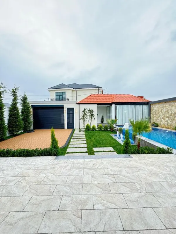 Satılır 5 otaqlı həyət evi 260 m²