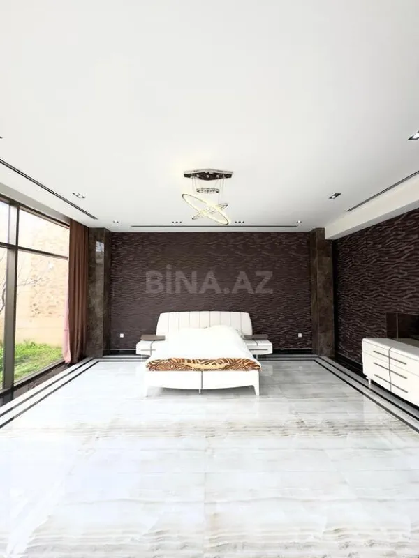 Satılır 6 otaqlı həyət evi 500 m²