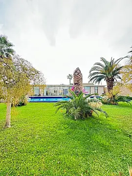 Satılır 6 otaqlı həyət evi 500 m²