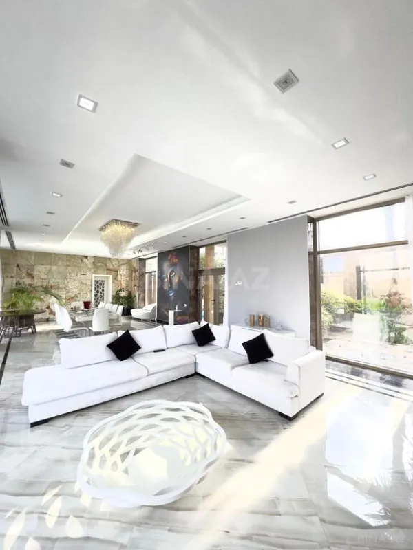 Satılır 6 otaqlı həyət evi 500 m²