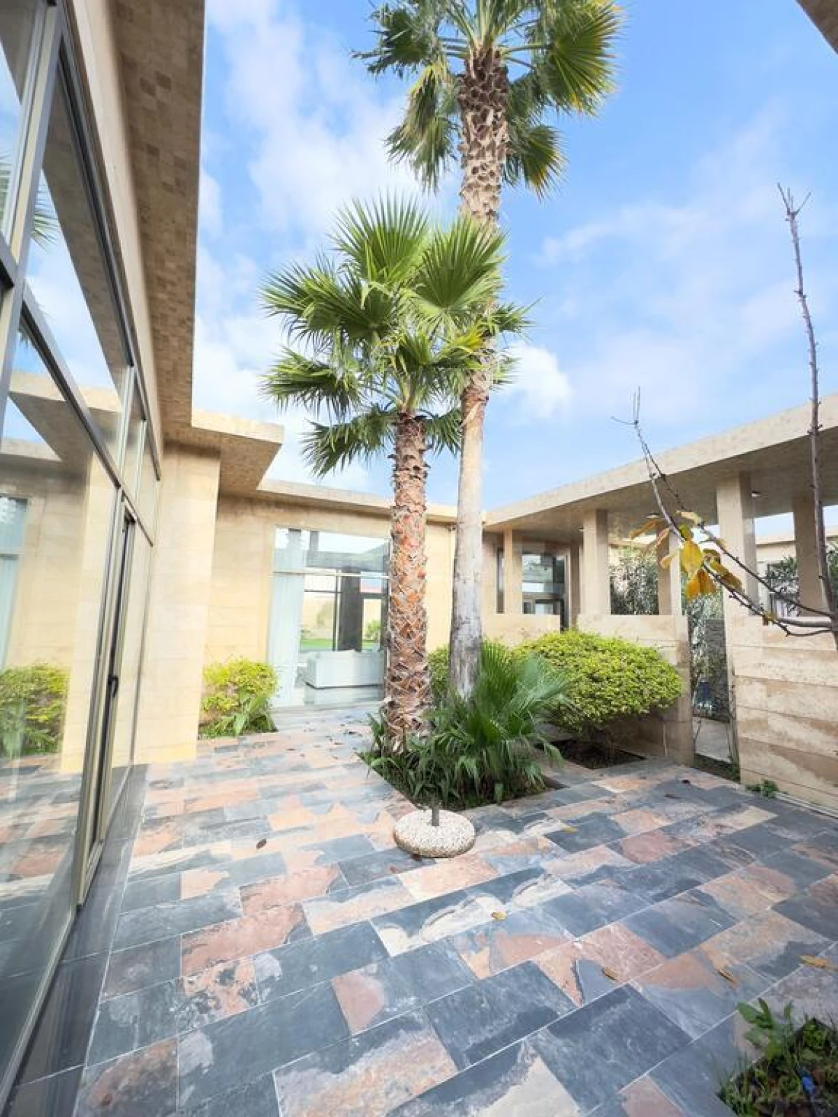 Satılır 6 otaqlı həyət evi 500 m²