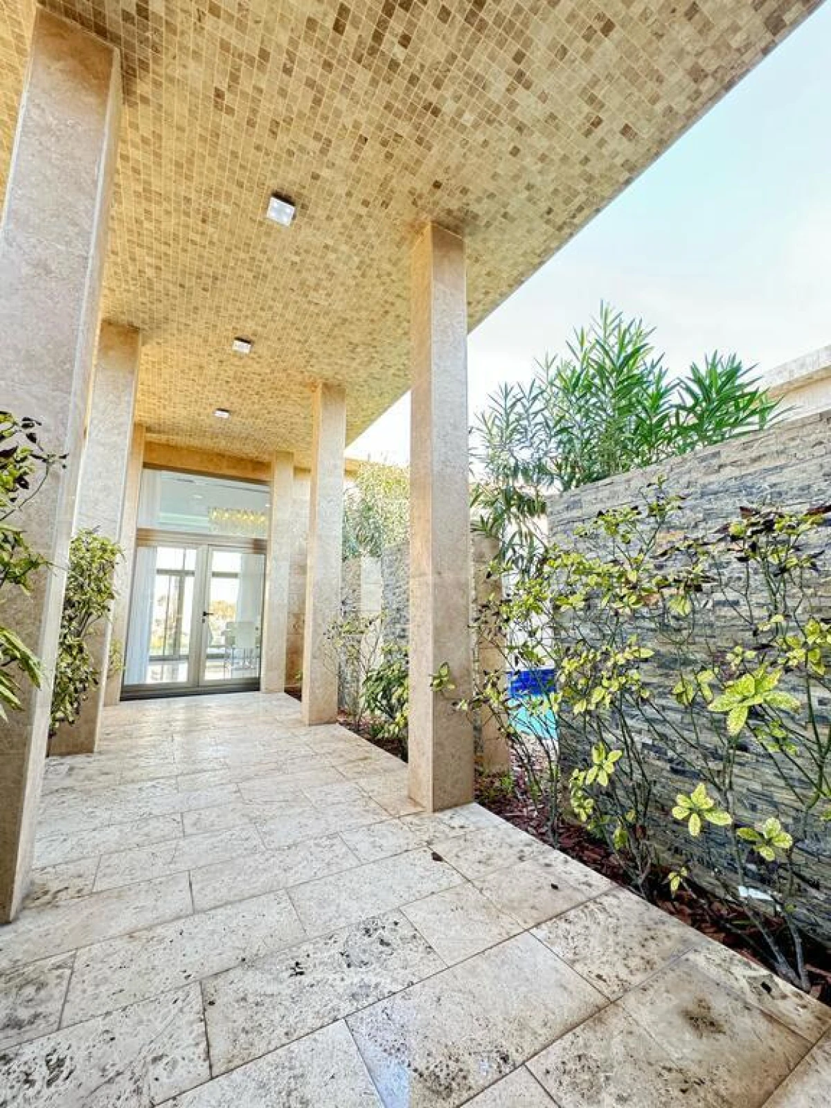 Satılır 6 otaqlı həyət evi 500 m²