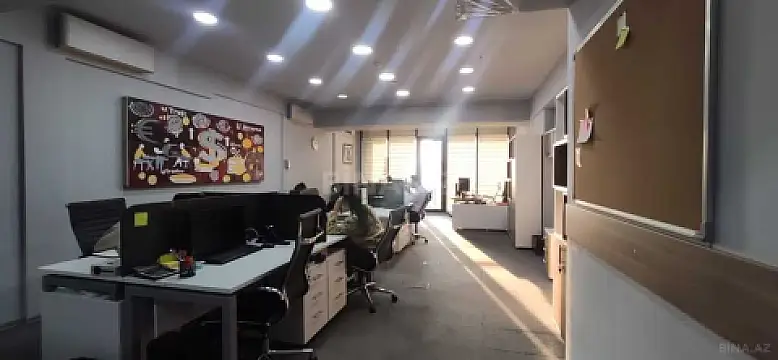 Satılır 6 otaqlı ofis 270 m²
