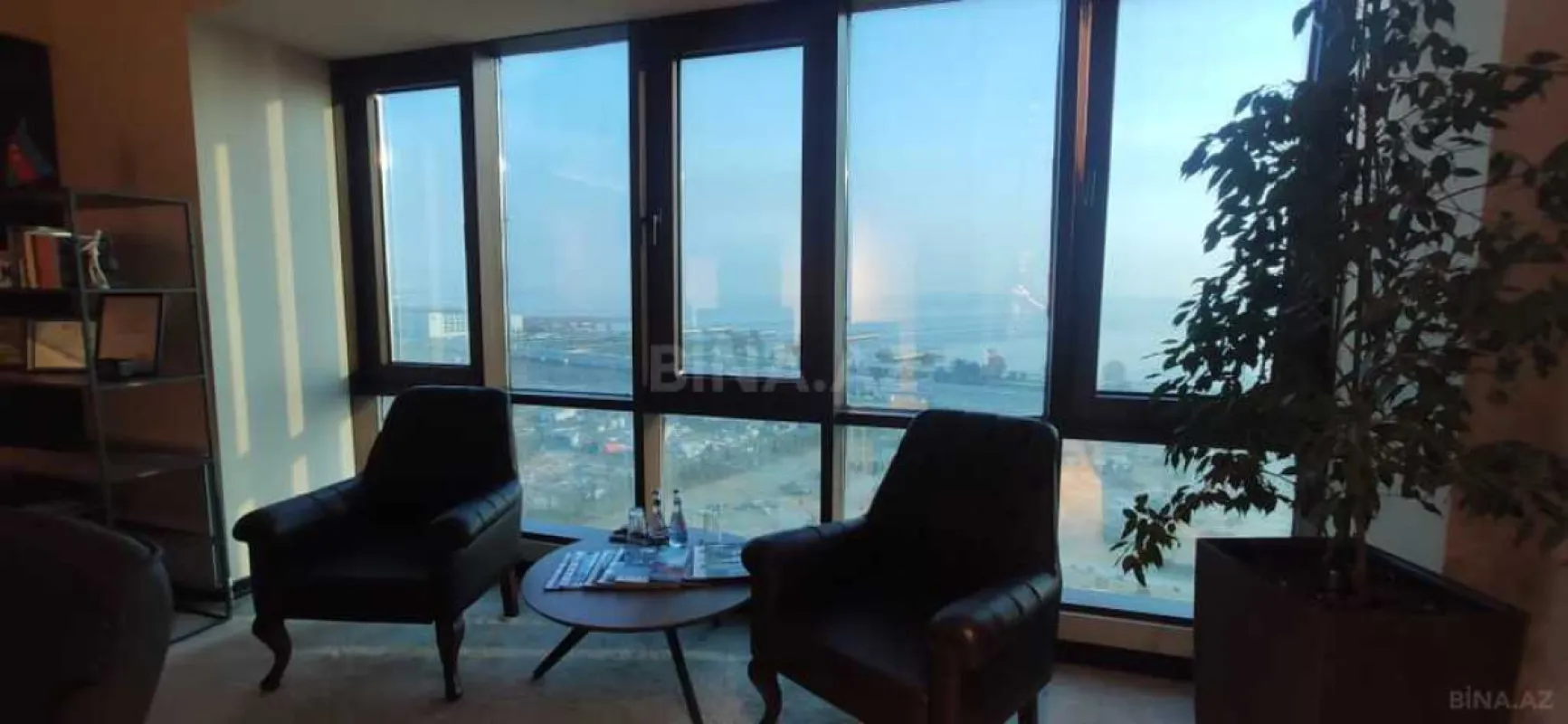 Satılır 6 otaqlı ofis 270 m²