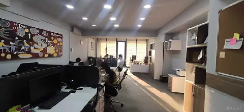 Satılır 6 otaqlı ofis 270 m²
