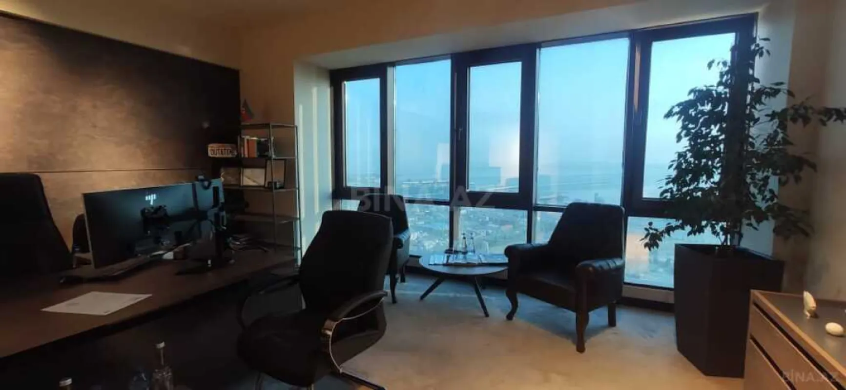 Satılır 6 otaqlı ofis 270 m²