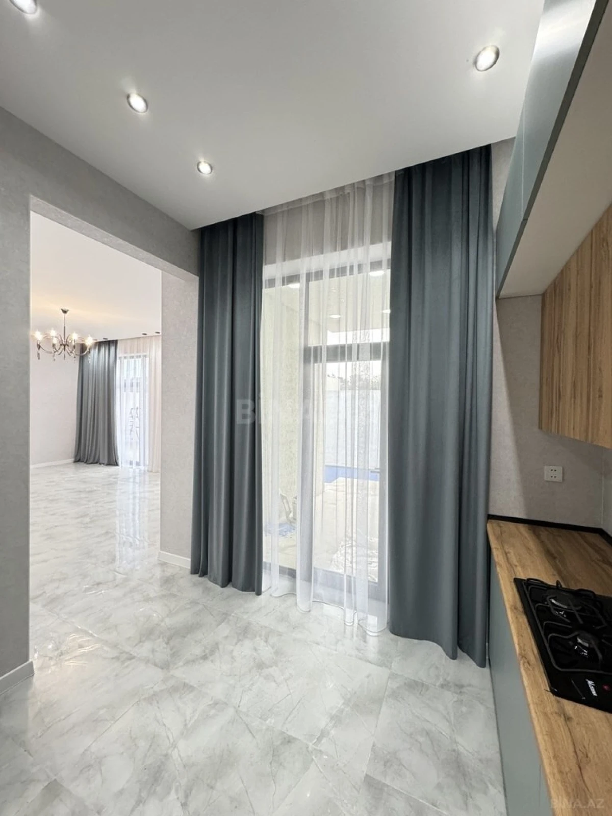 Satılır 4 otaqlı həyət evi 160 m²