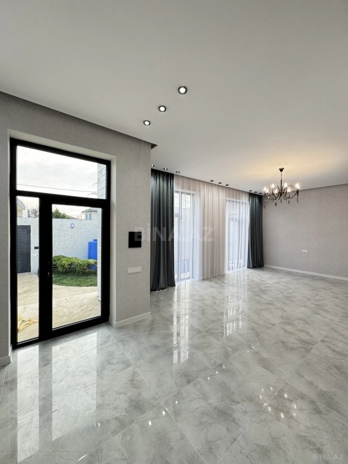 Satılır 4 otaqlı həyət evi 160 m²