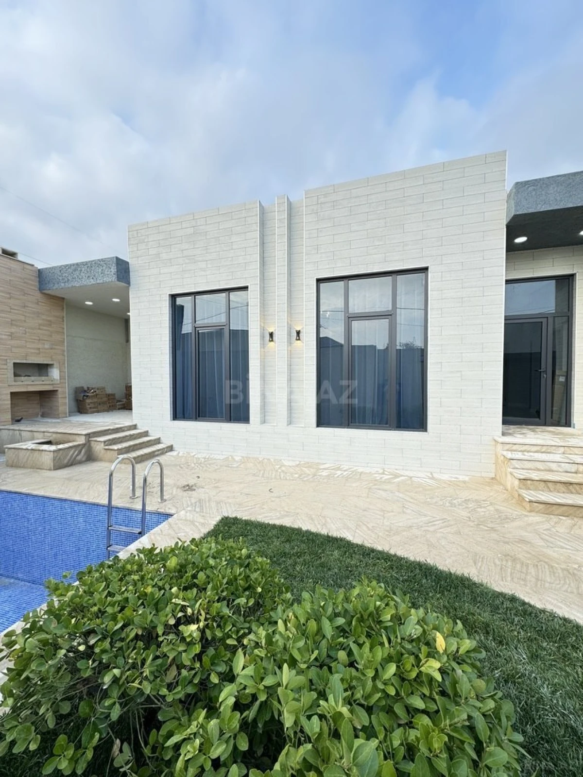 Satılır 4 otaqlı həyət evi 160 m²