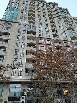 Satılır 4 otaqlı mənzil 315 m² — Bakı 4 otaq 315.00 m²