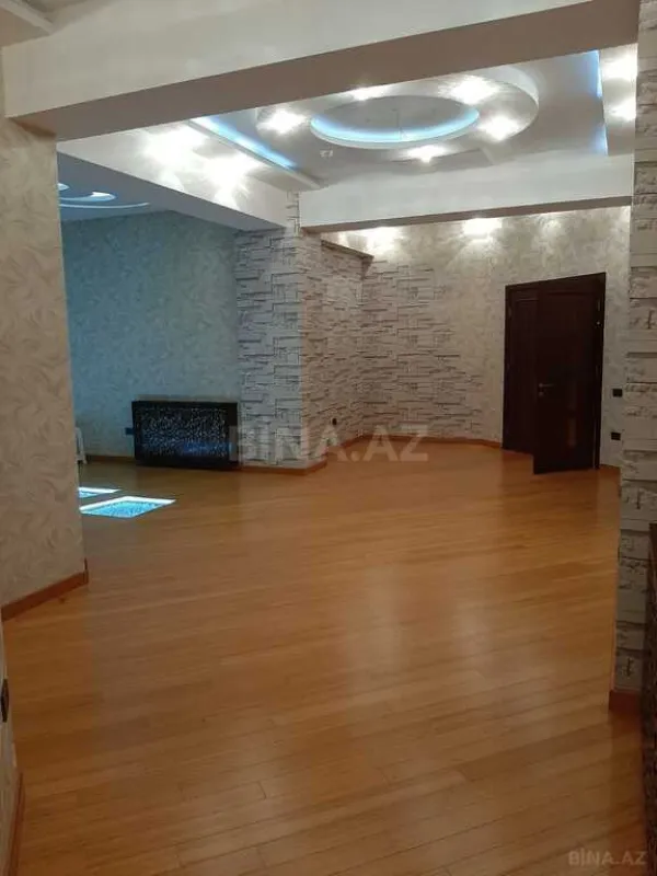Satılır 4 otaqlı mənzil 315 m²