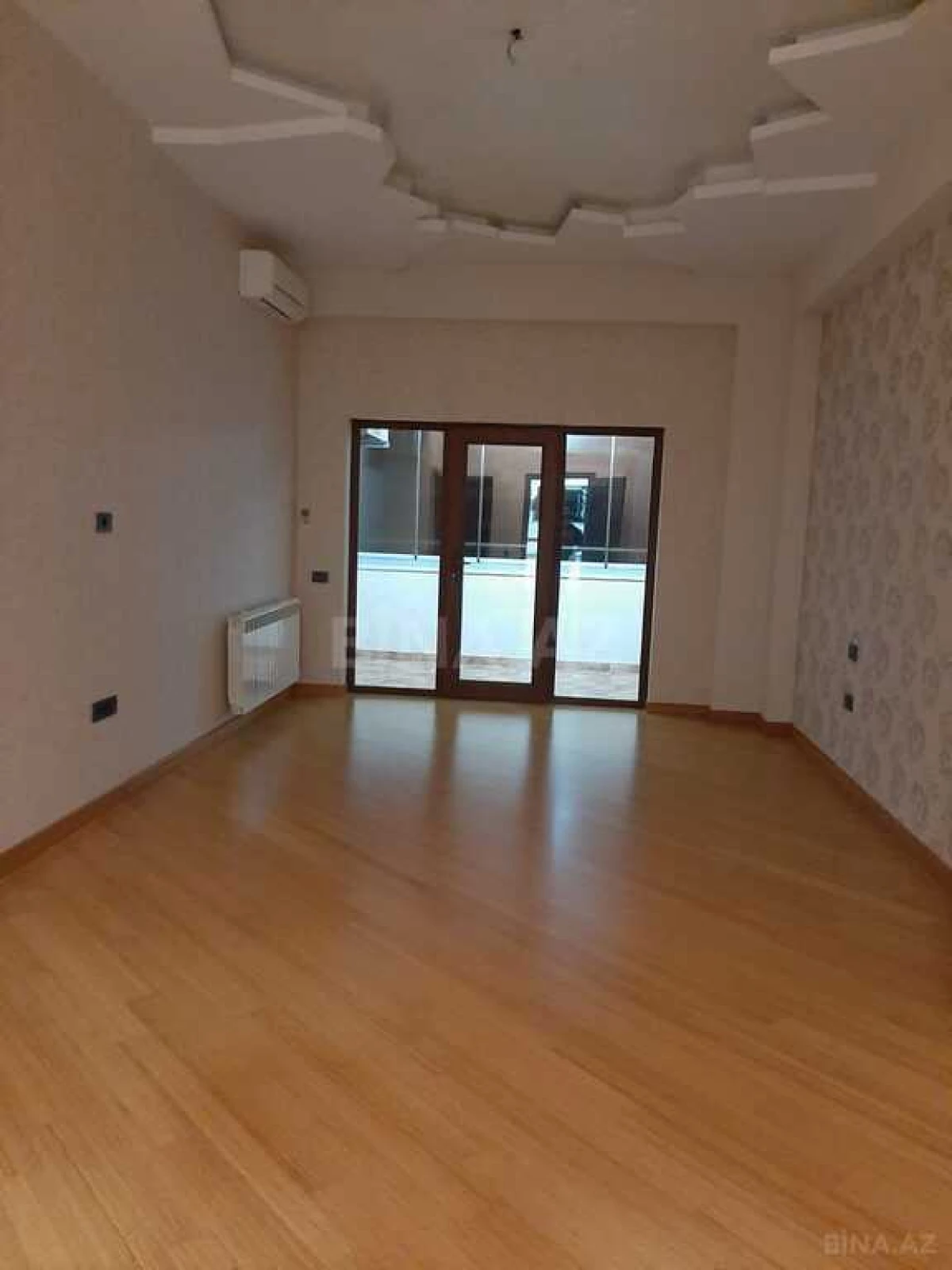 Satılır 4 otaqlı mənzil 315 m²