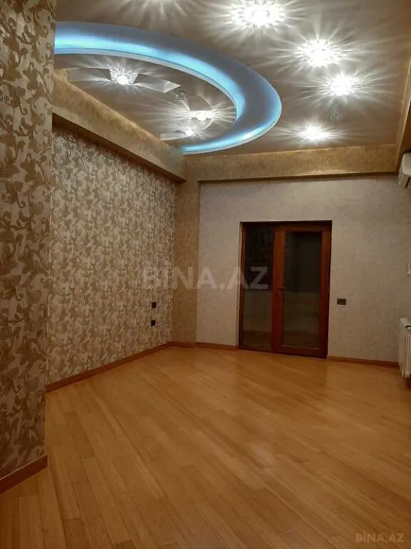 Satılır 4 otaqlı mənzil 315 m²