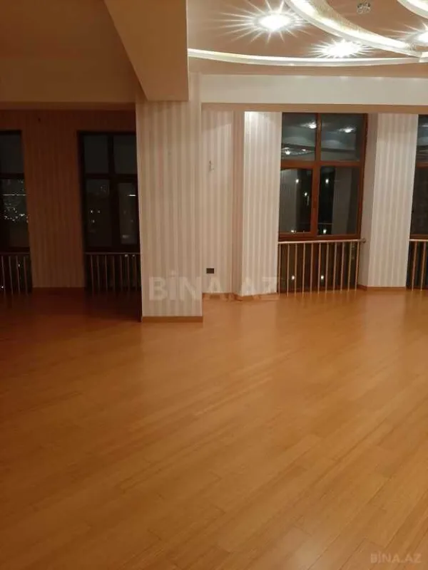 Satılır 4 otaqlı mənzil 315 m²