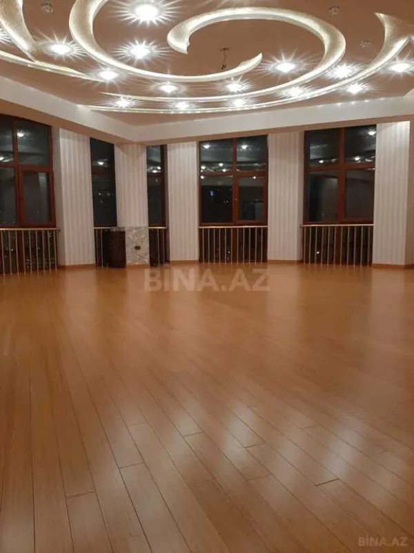 Satılır 4 otaqlı mənzil 315 m²