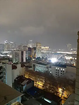 Satılır 4 otaqlı mənzil 315 m²