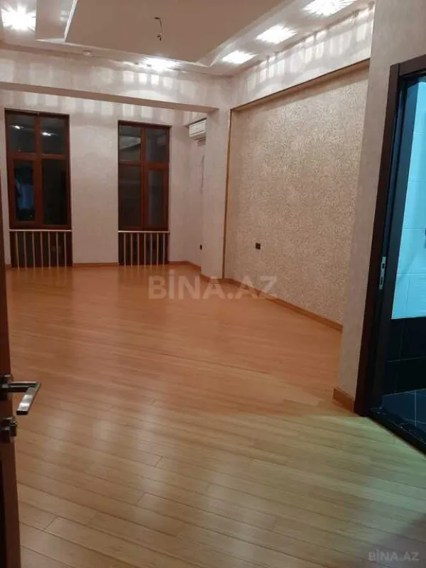 Satılır 4 otaqlı mənzil 315 m²