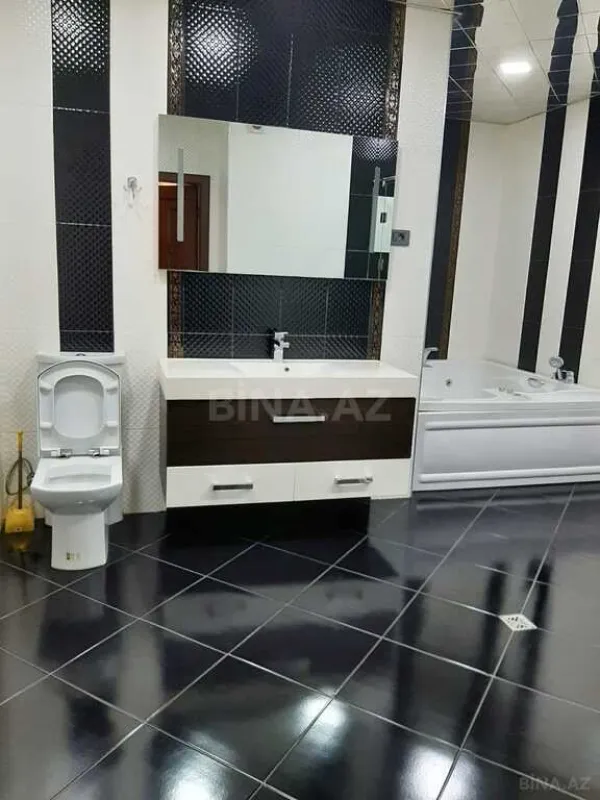 Satılır 4 otaqlı mənzil 315 m²