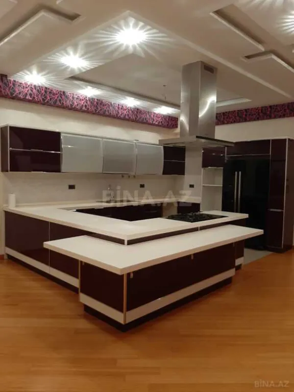 Satılır 4 otaqlı mənzil 315 m²