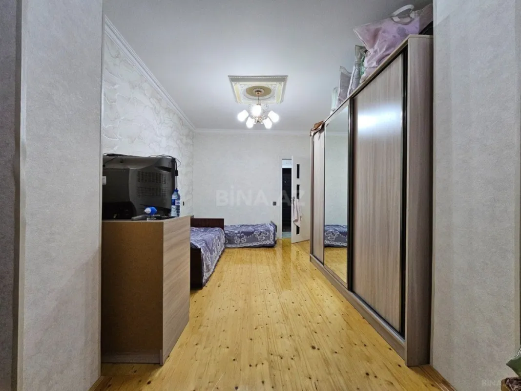 Satılır 4 otaqlı mənzil 110 m²