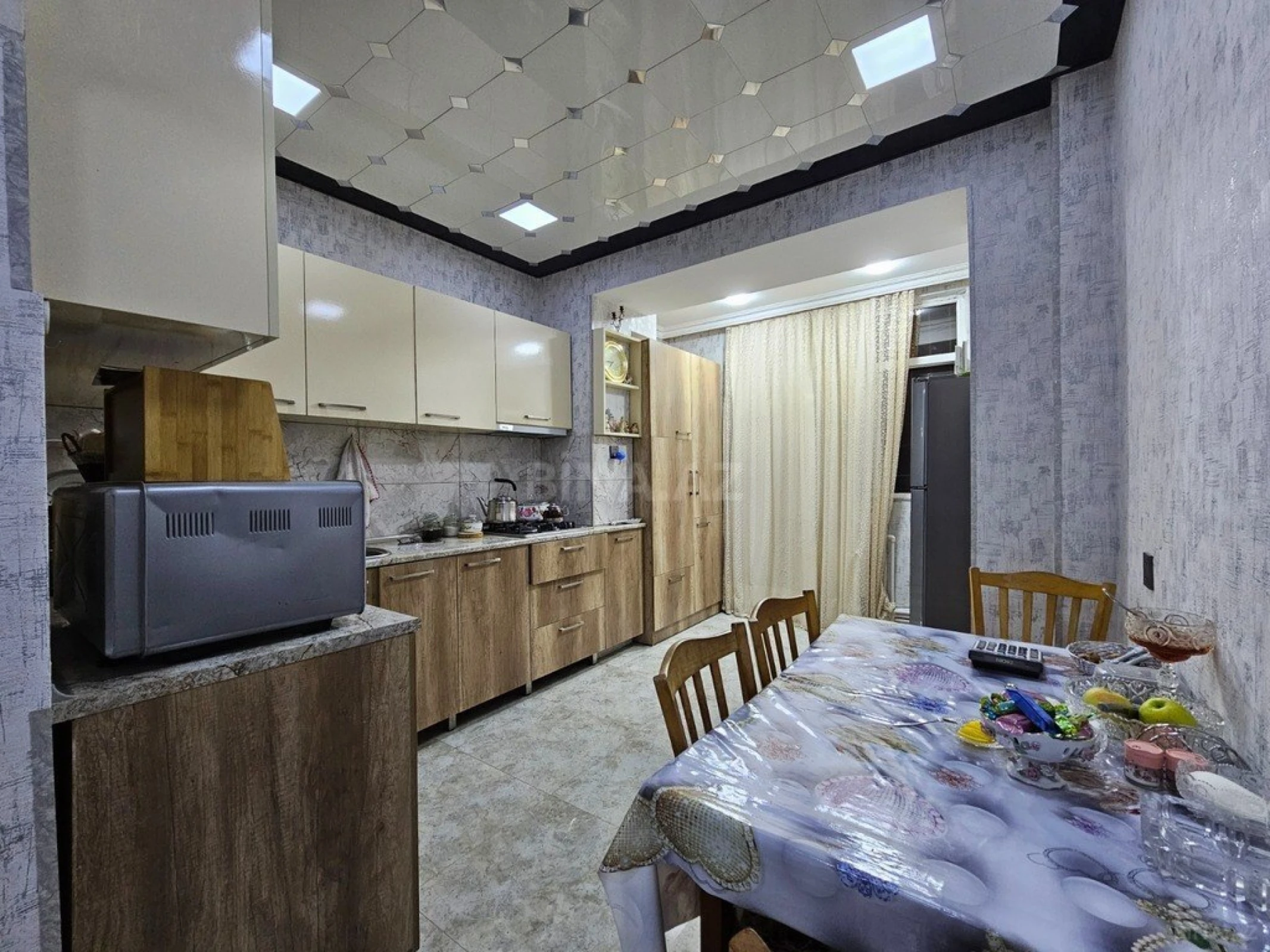 Satılır 4 otaqlı mənzil 110 m²