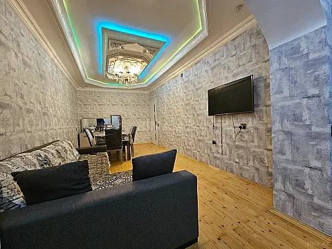 Satılır 4 otaqlı mənzil 110 m²