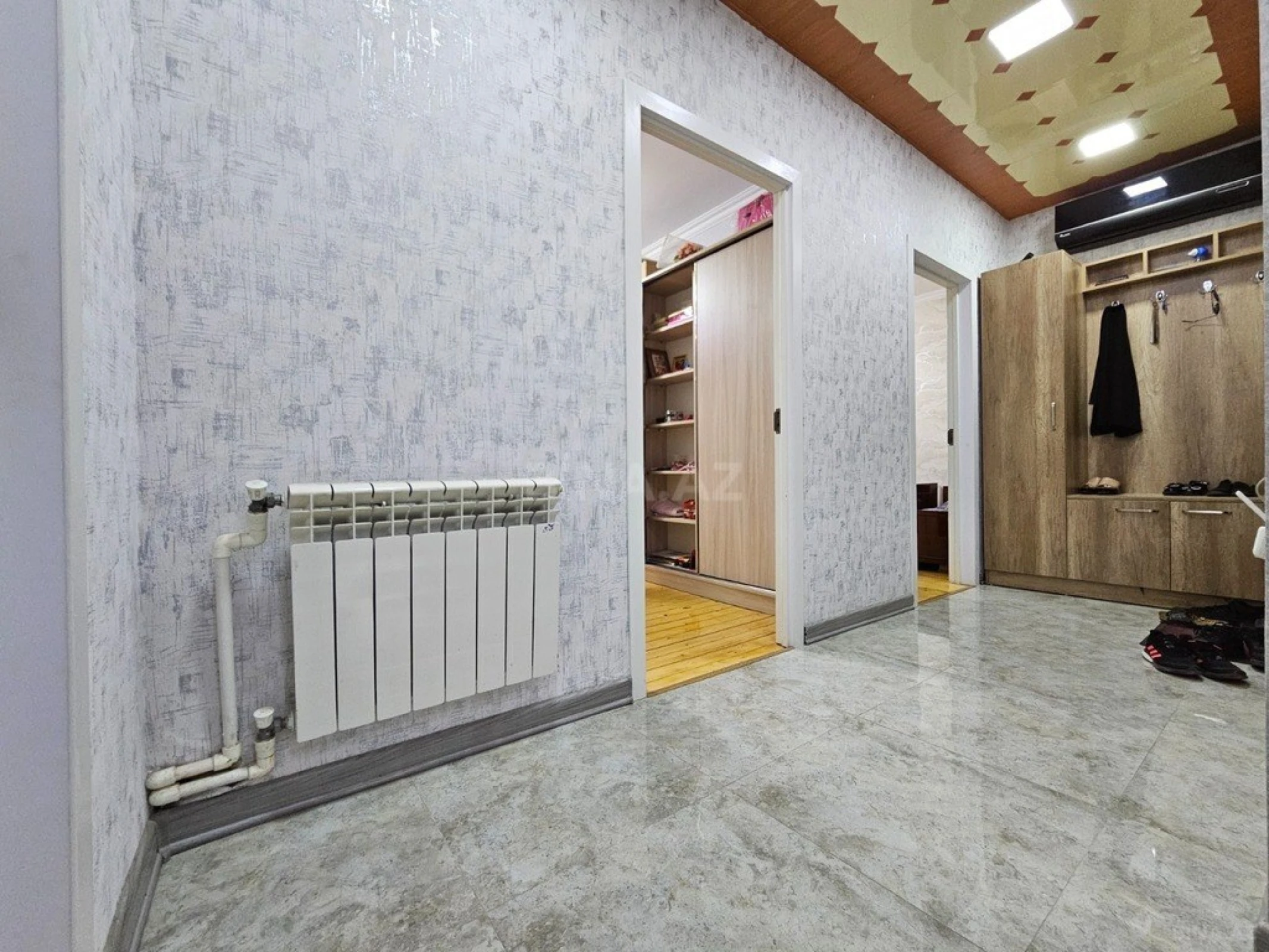 Satılır 4 otaqlı mənzil 110 m²