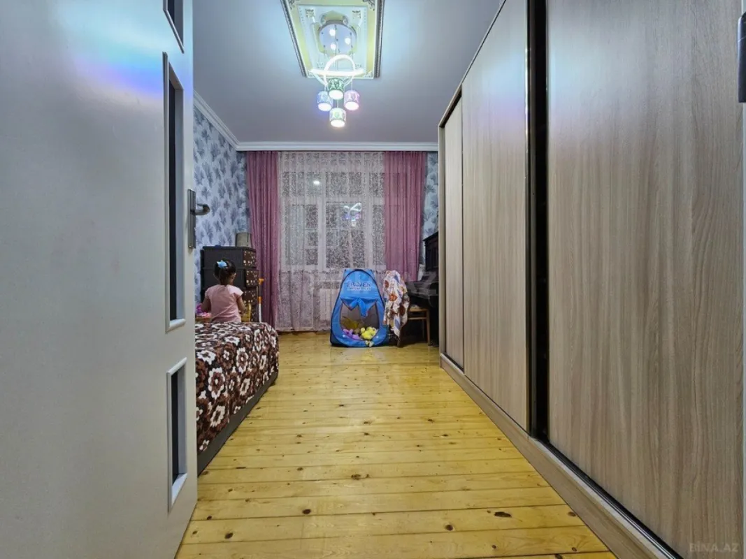 Satılır 4 otaqlı mənzil 110 m²