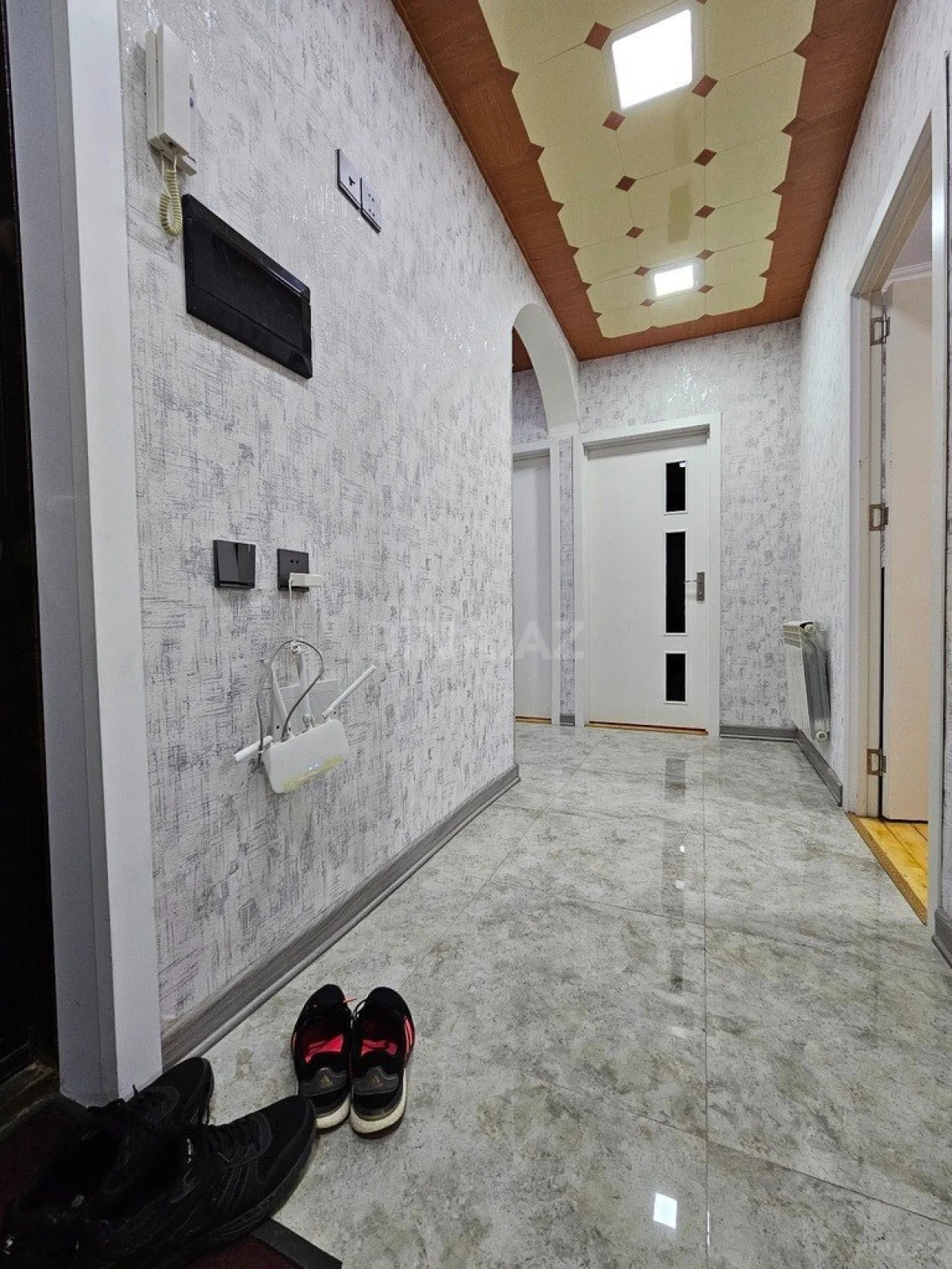 Satılır 4 otaqlı mənzil 110 m²