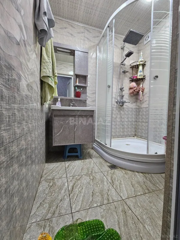 Satılır 4 otaqlı mənzil 110 m²