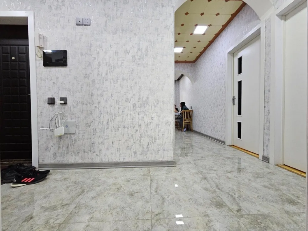 Satılır 4 otaqlı mənzil 110 m²