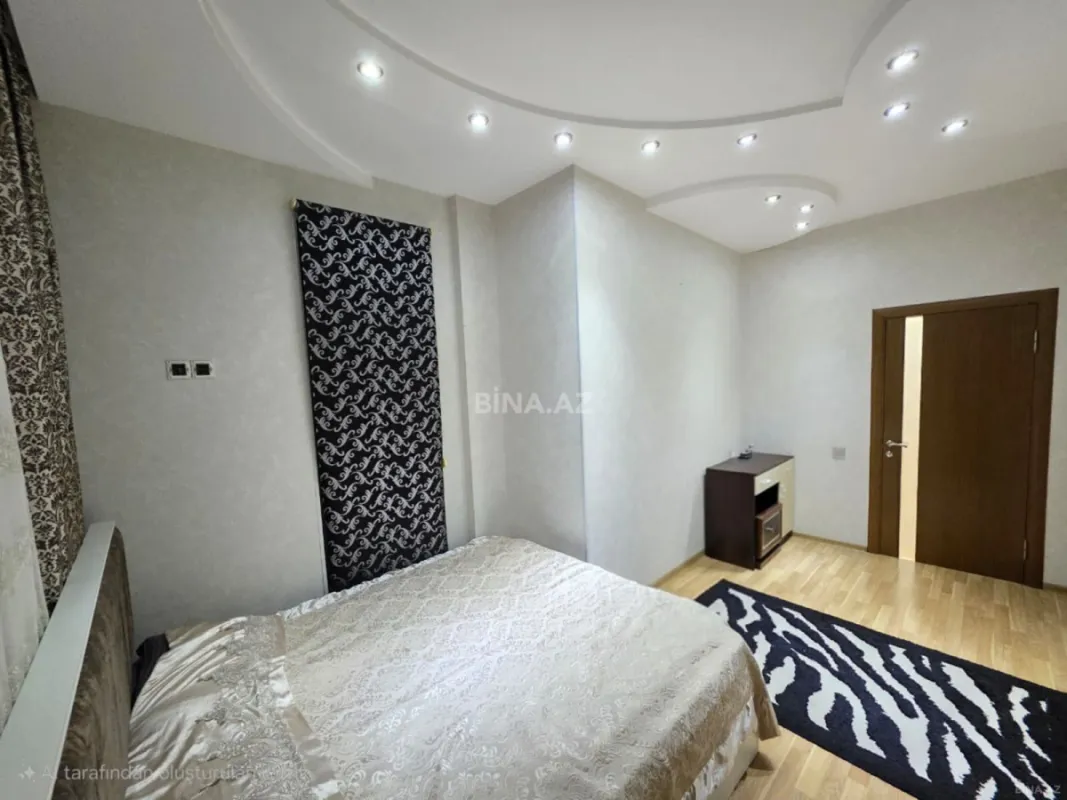 Satılır 3 otaqlı mənzil 107 m²