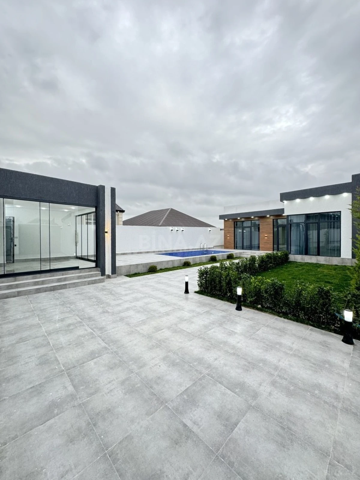 Satılır 4 otaqlı həyət evi 155 m²