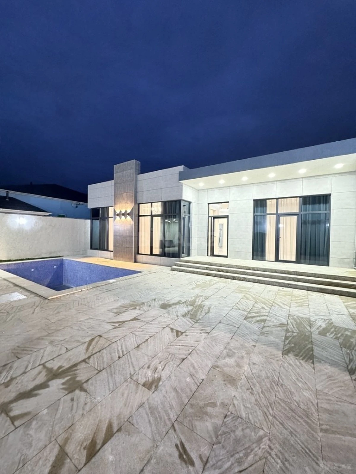 Satılır 4 otaqlı həyət evi 150 m²