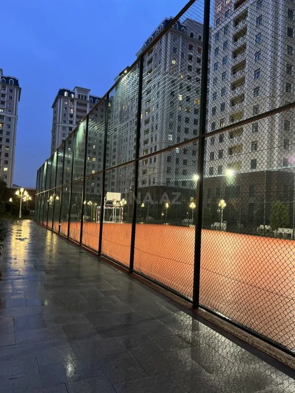 Satılır 4 otaqlı mənzil 173 m²