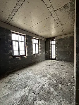 Satılır 4 otaqlı mənzil 173 m²