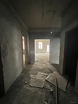 Satılır 4 otaqlı mənzil 173 m²