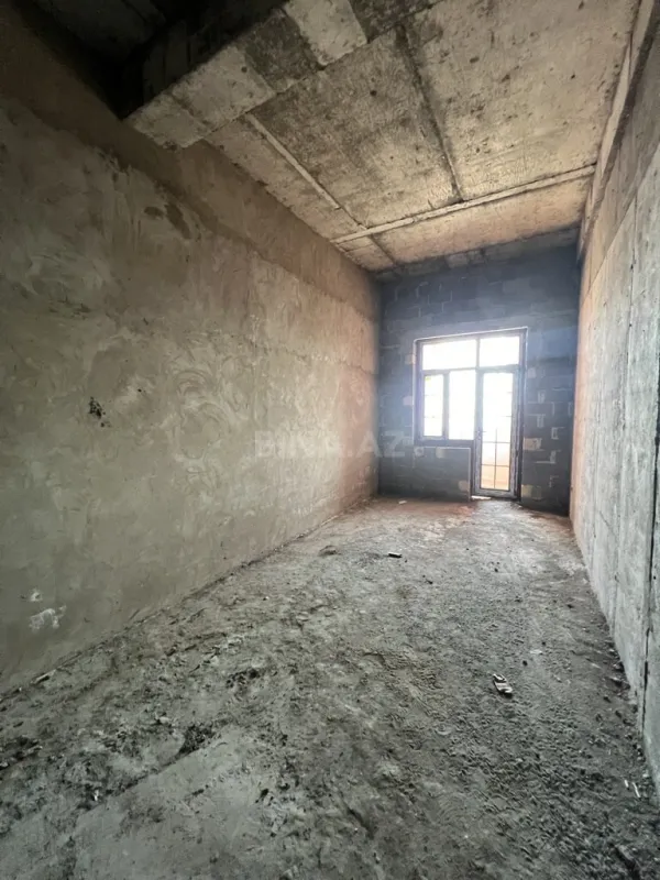 Satılır 3 otaqlı mənzil 142.3 m²