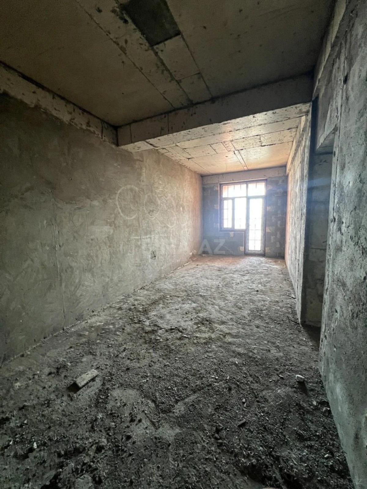 Satılır 3 otaqlı mənzil 142.3 m²