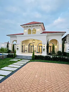 Satılır 4 otaqlı həyət evi 200 m²