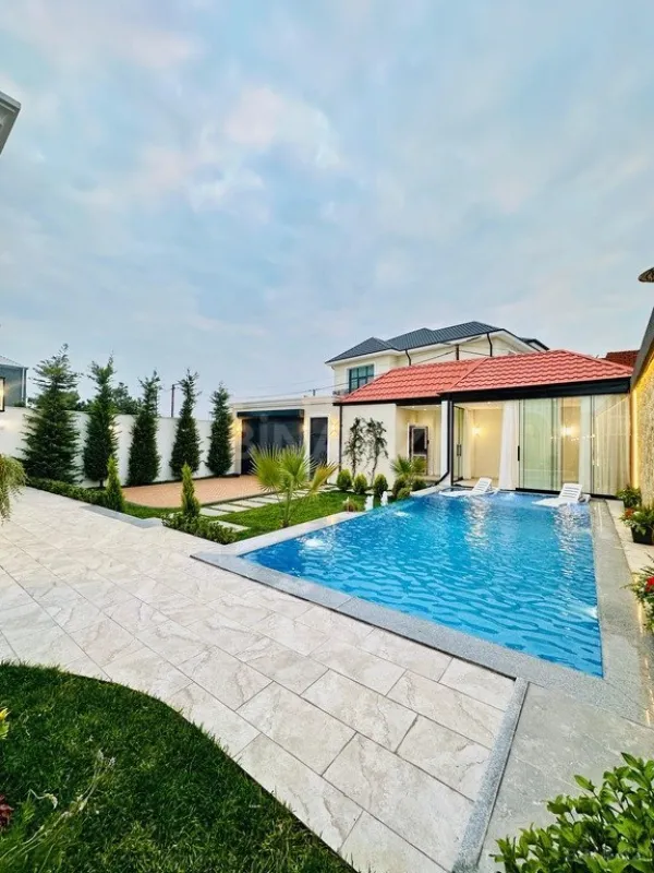 Satılır 4 otaqlı həyət evi 200 m²