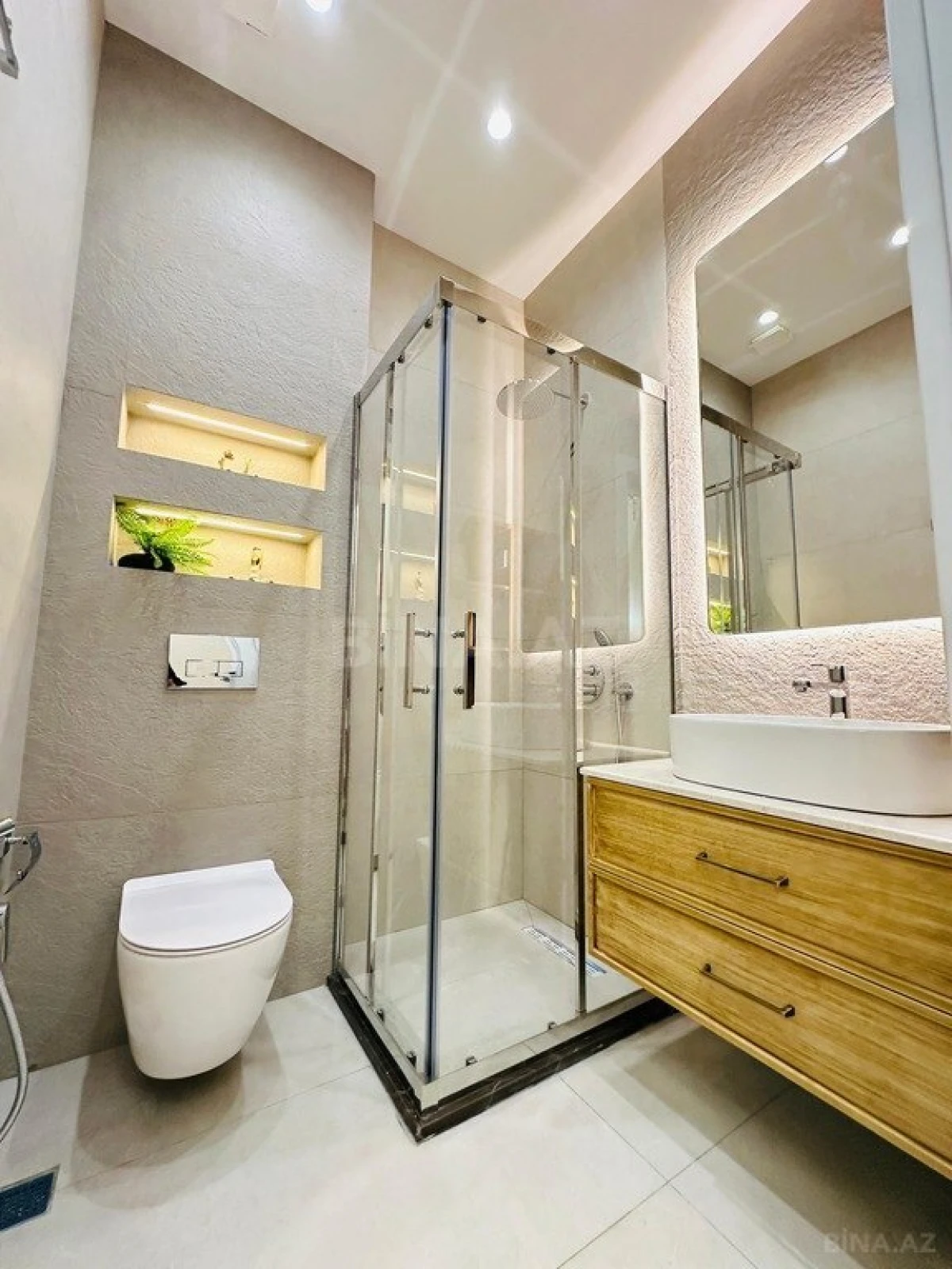 Satılır 4 otaqlı həyət evi 200 m²