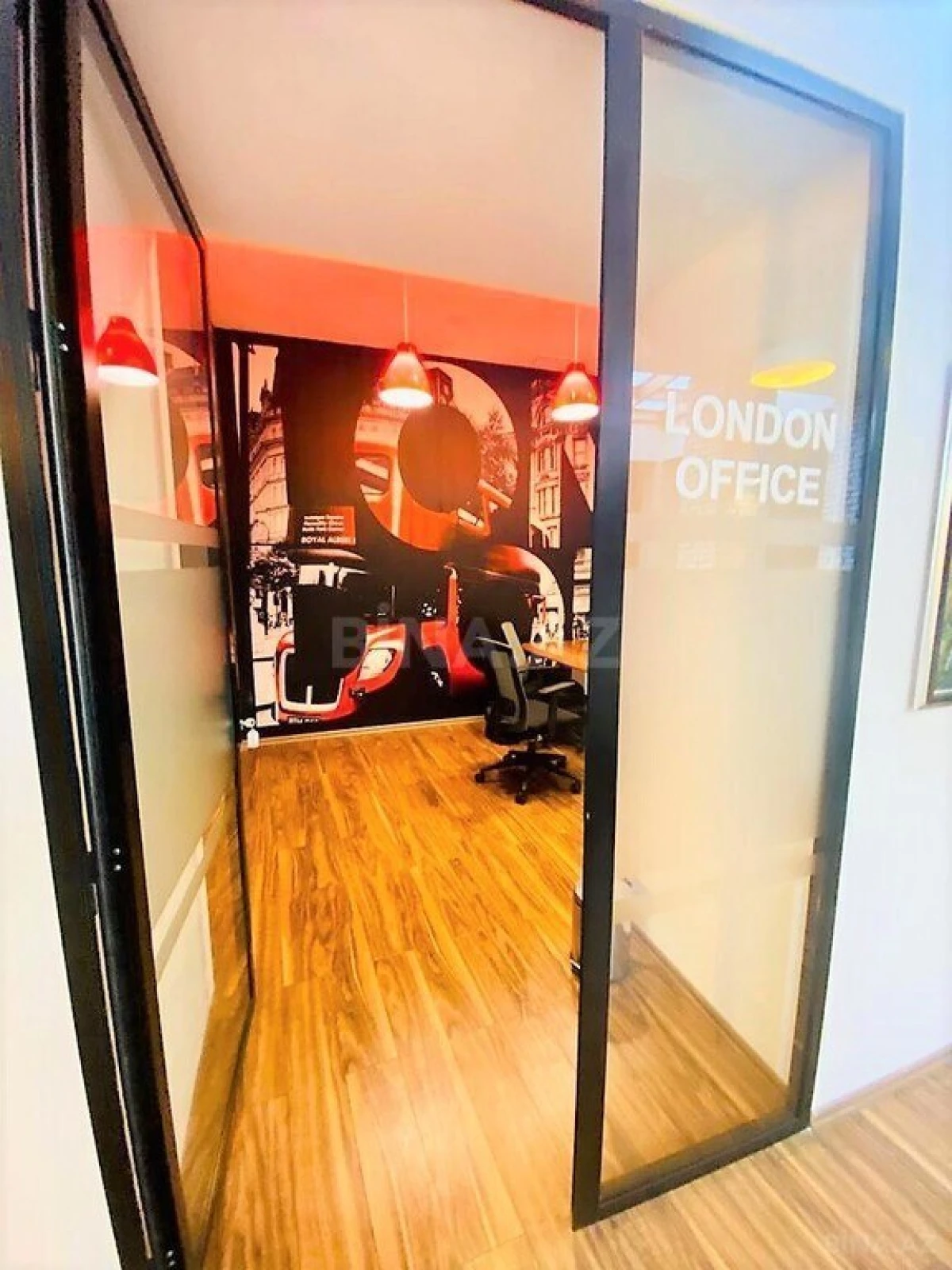 Kirayə verilir 12 otaqlı ofis 870 m²