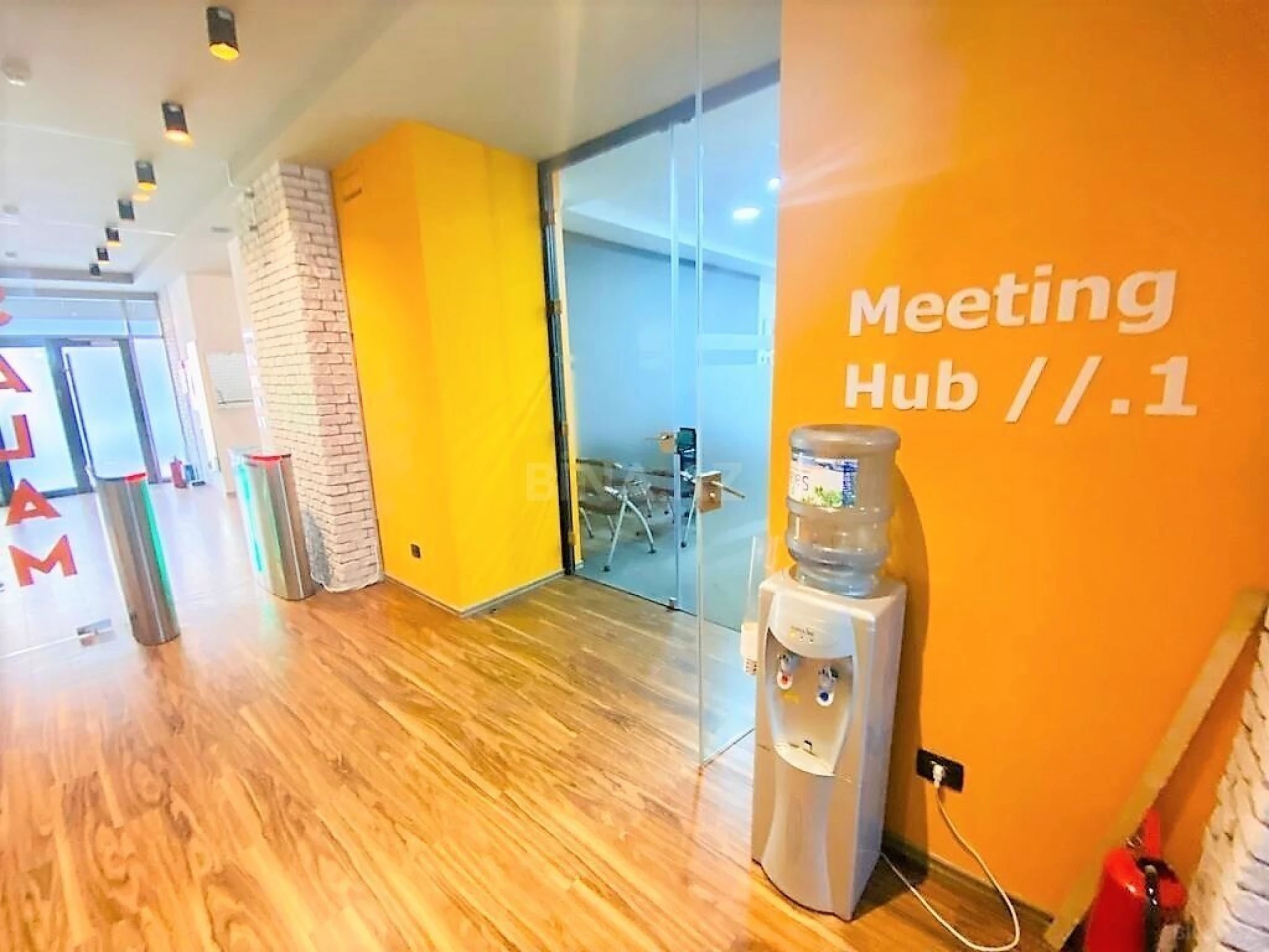 Kirayə verilir 12 otaqlı ofis 870 m²