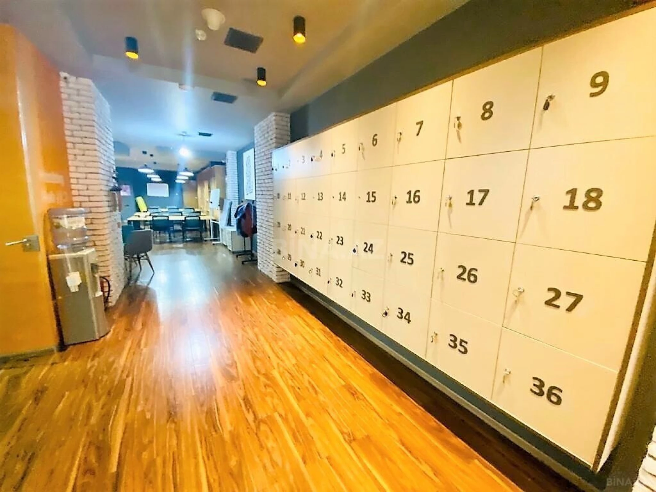 Kirayə verilir 12 otaqlı ofis 870 m²