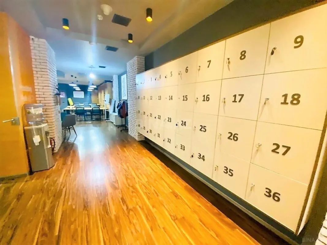 Kirayə verilir 12 otaqlı ofis 870 m²