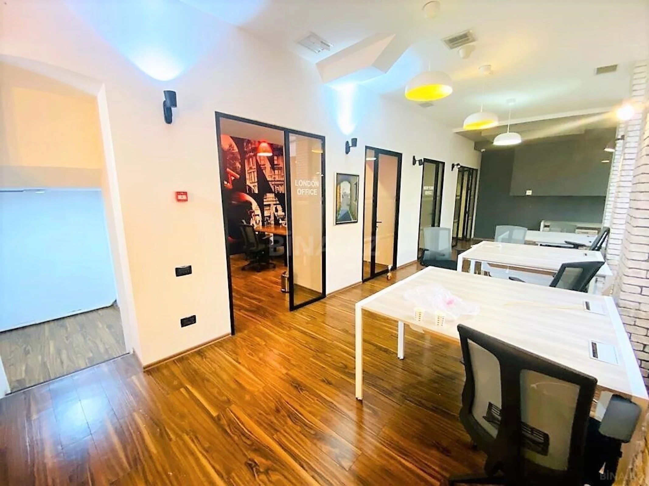 Kirayə verilir 12 otaqlı ofis 870 m²